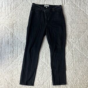 Abercrombie Curve Love Ultra High Rise 90s Slim Straight Jean